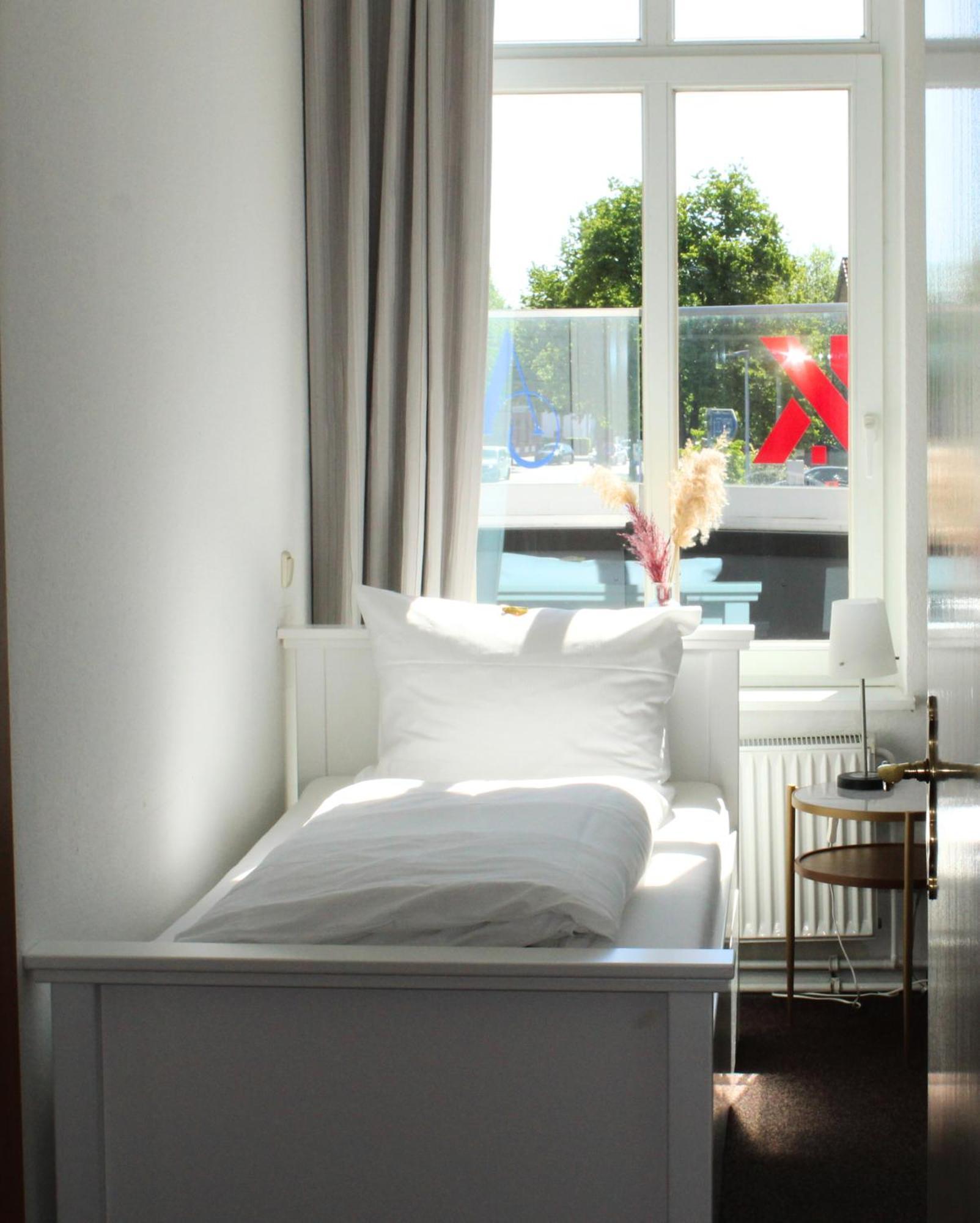 Hotel Adler & Eventlocation Gmbh Itzehoe Zewnętrze zdjęcie